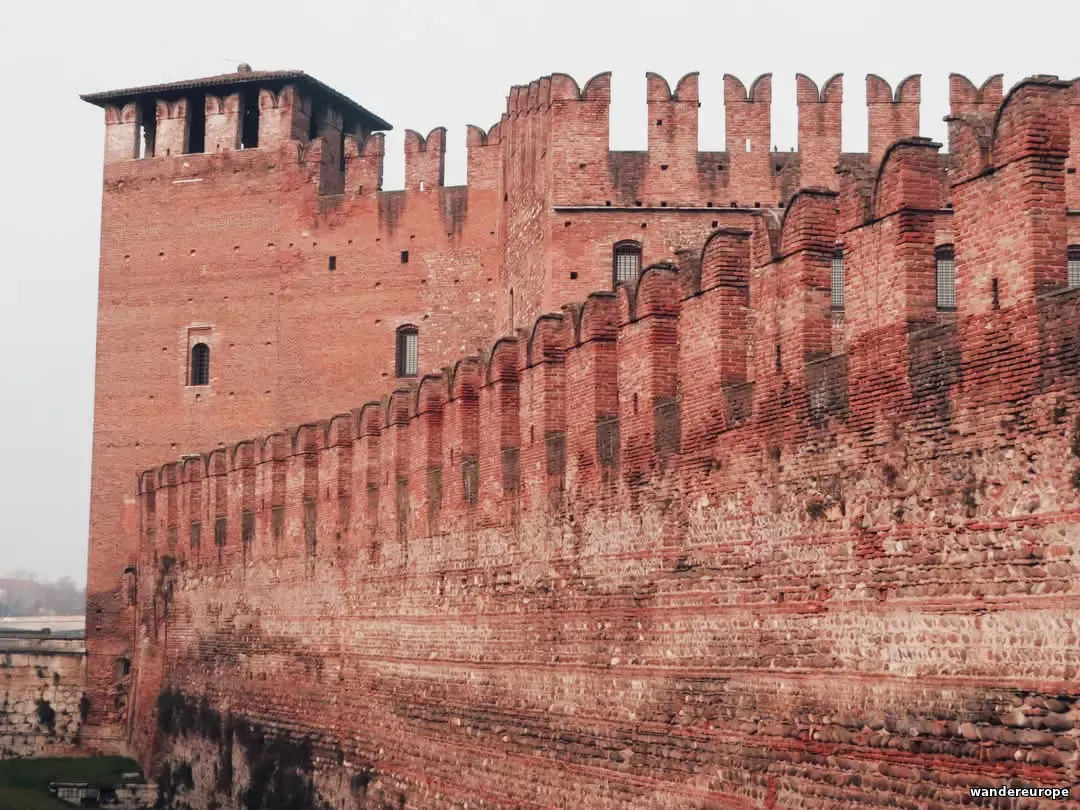 Замок Кастельвеккіо у Вероні – історична перлина Італії
